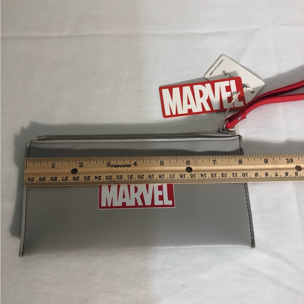 Marvel Gray Wristlet Red Strap Logo Clutch Bag Pouch NWT - Picture 9 of 12